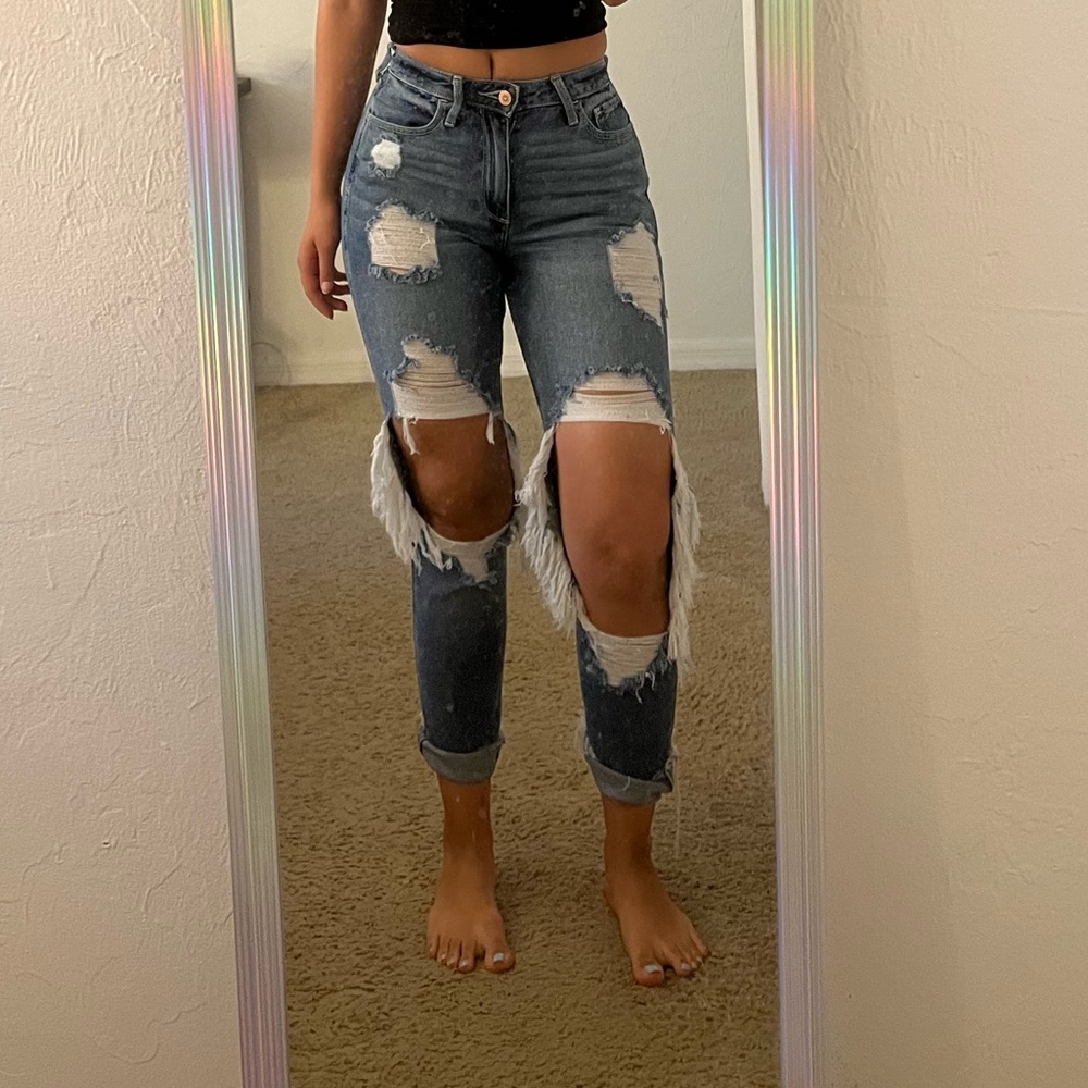 Hollister jeans in great condition.